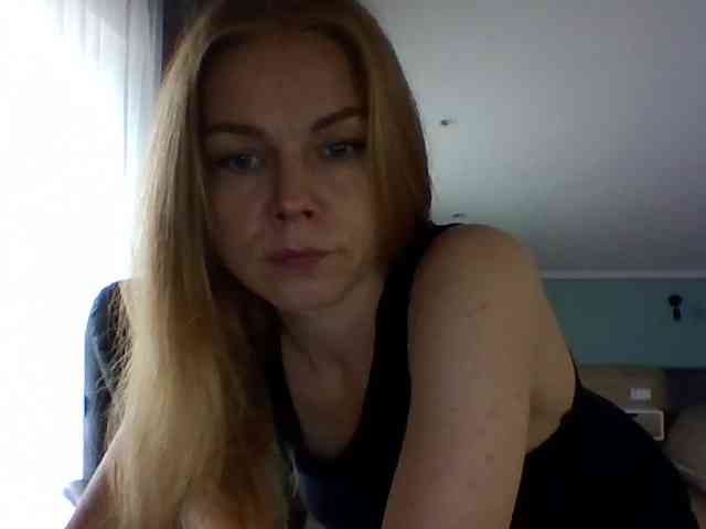 BlondaTina webcam