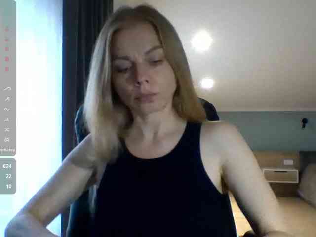 BlondaTina webcam