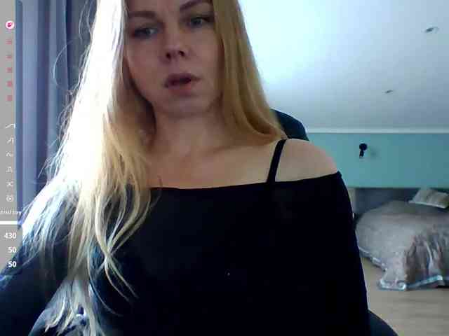 BlondaTina webcam