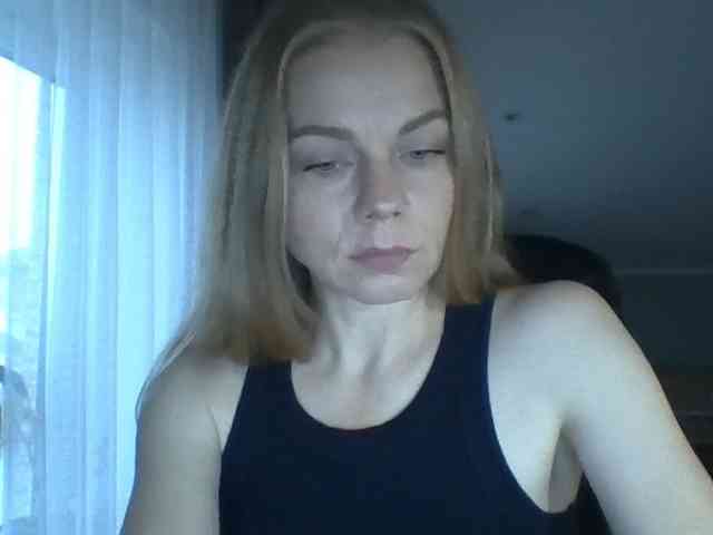 BlondaTina webcam