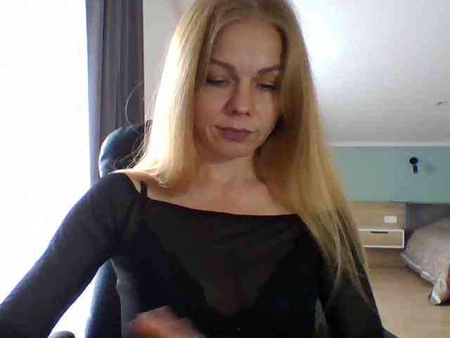 BlondaTina webcam