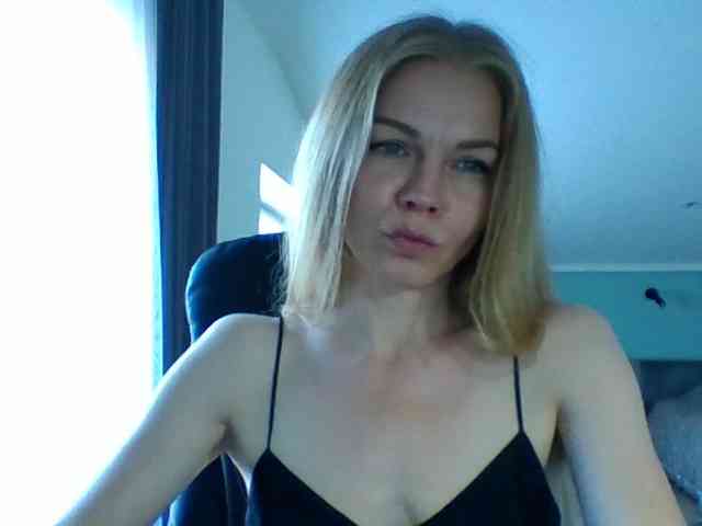 BlondaTina webcam