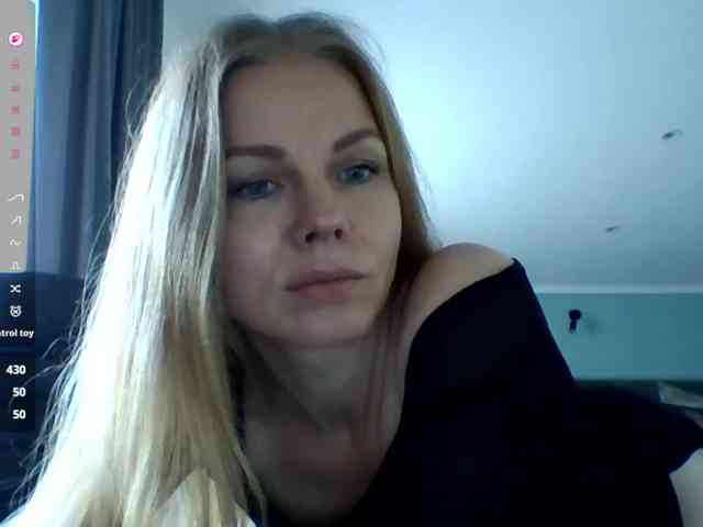 BlondaTina webcam
