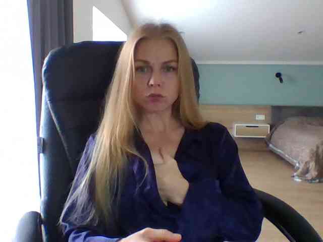 BlondaTina webcam