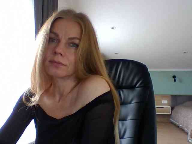 BlondaTina webcam