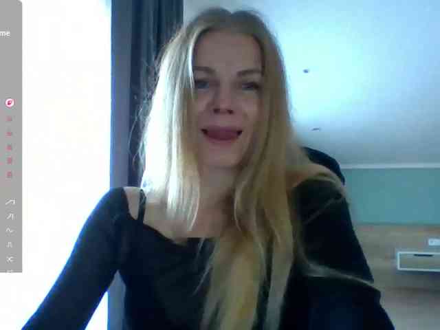 BlondaTina webcam