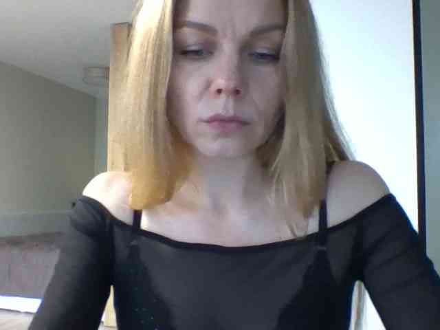 BlondaTina webcam