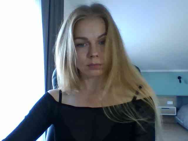 BlondaTina webcam
