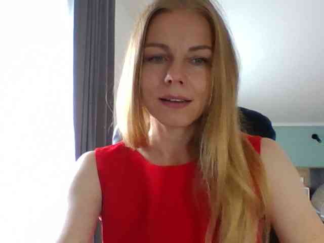 BlondaTina webcam