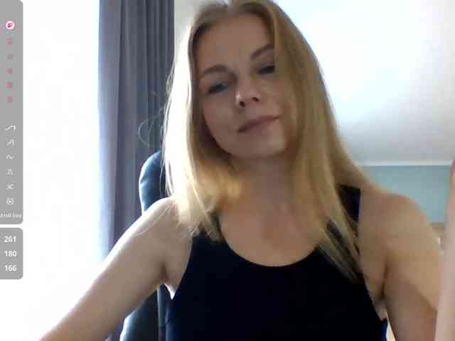 BlondaTina webcam