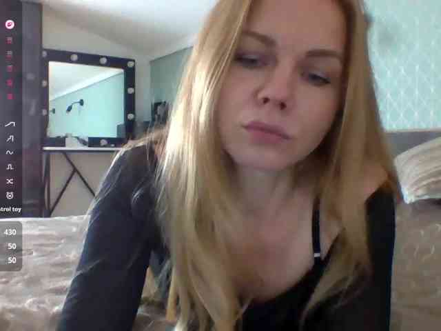BlondaTina webcam