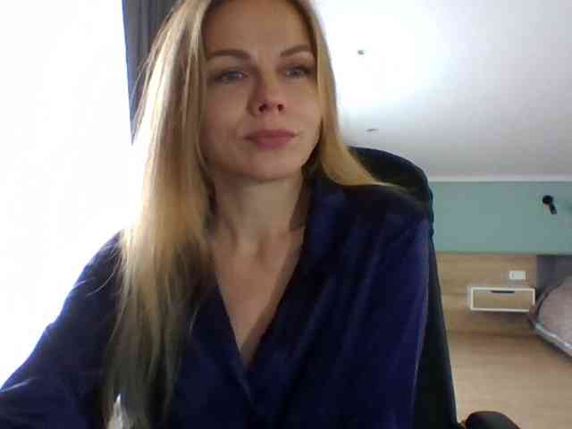 BlondaTina webcam