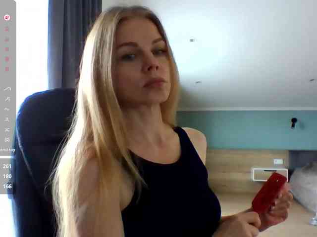BlondaTina webcam