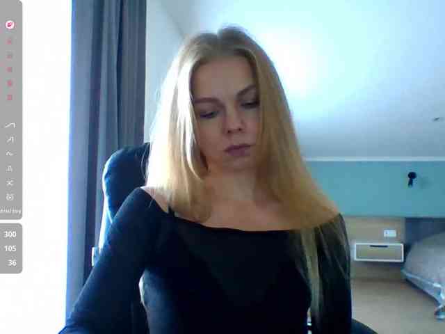 BlondaTina webcam