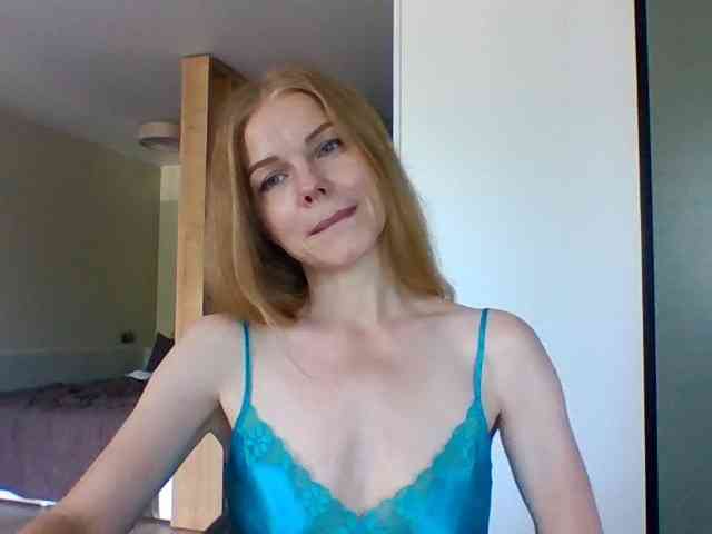 BlondaTina webcam