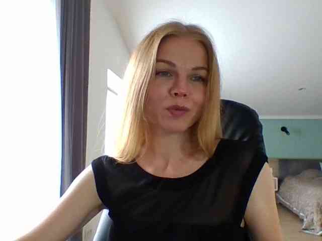 BlondaTina webcam