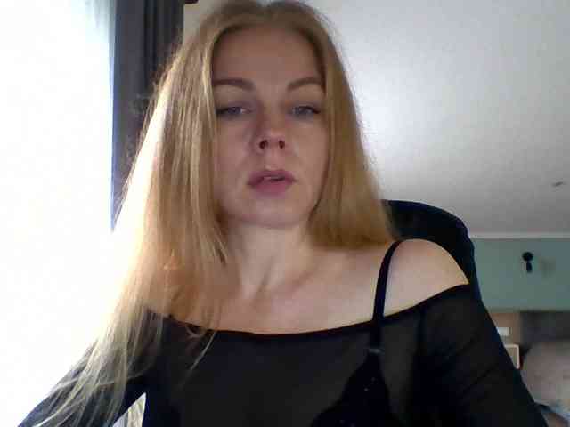 BlondaTina webcam