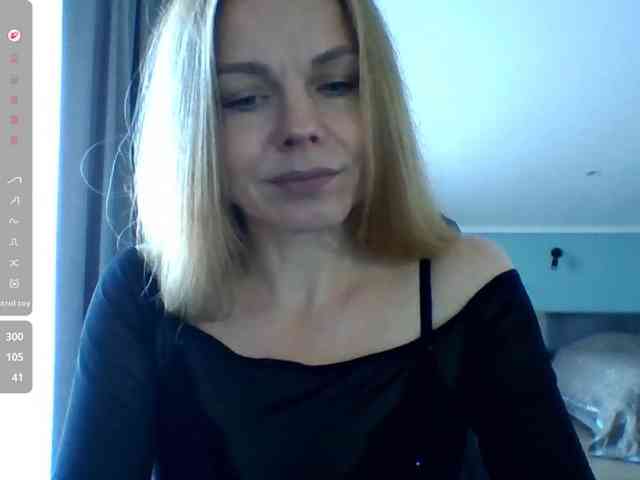 BlondaTina webcam