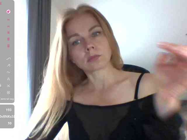 BlondaTina webcam
