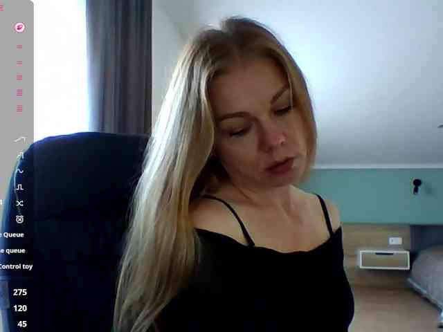 BlondaTina webcam