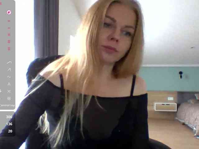 BlondaTina webcam