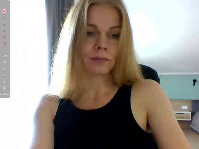 BlondaTina webcam