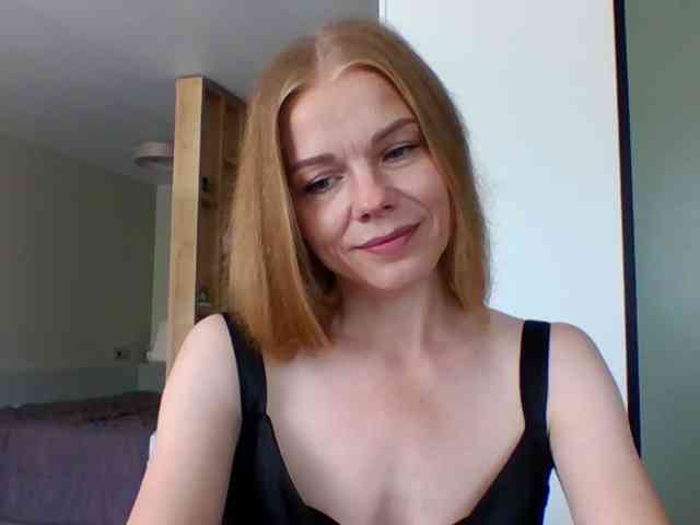 BlondaTina webcam