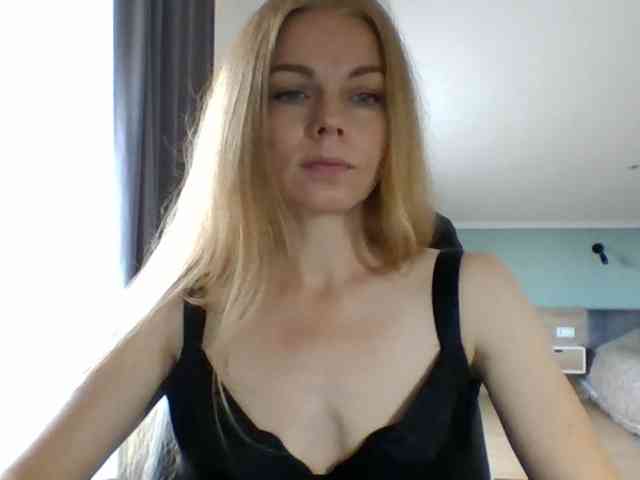BlondaTina webcam