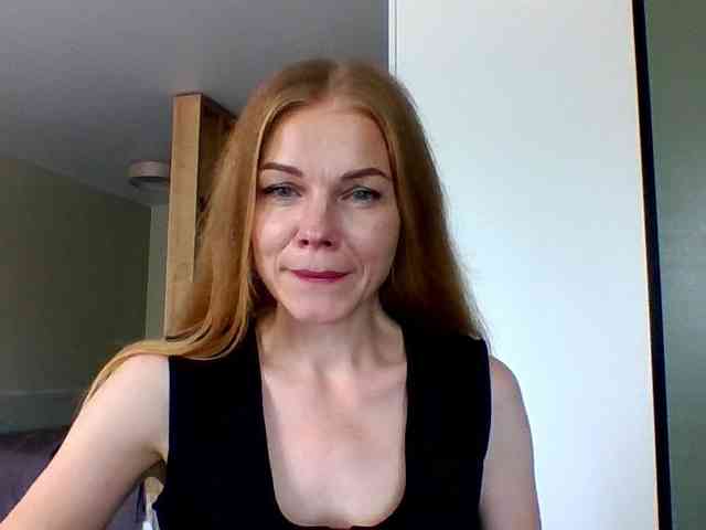 BlondaTina webcam