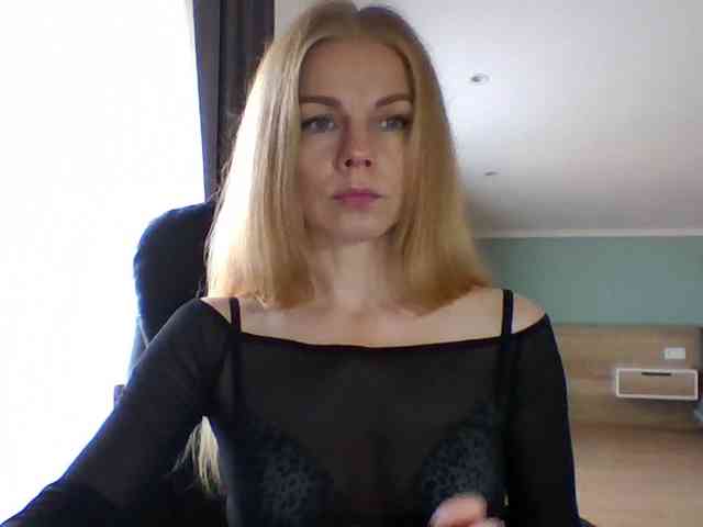 BlondaTina webcam