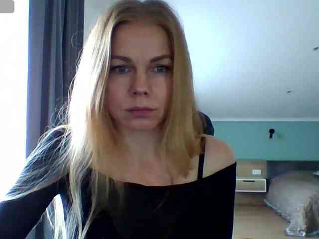 BlondaTina webcam