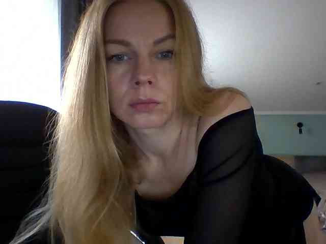 BlondaTina webcam