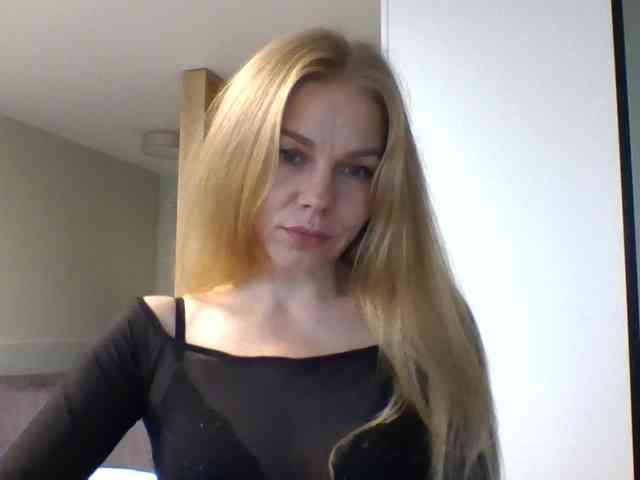 BlondaTina webcam