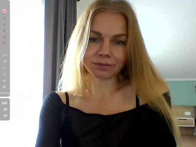 BlondaTina webcam