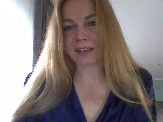 BlondaTina webcam