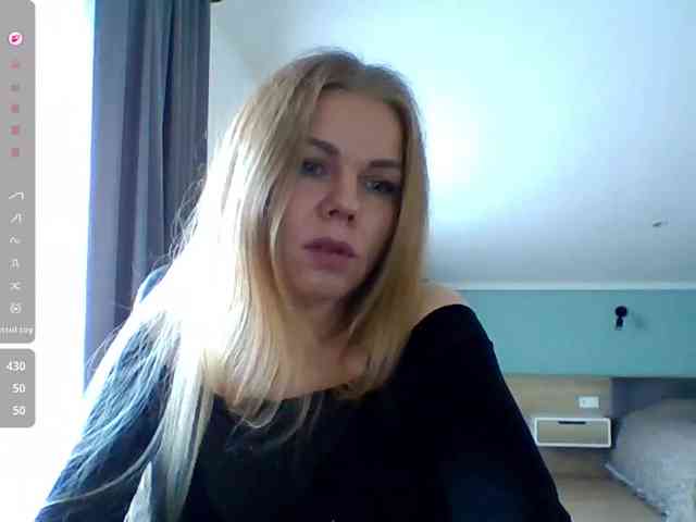 BlondaTina webcam