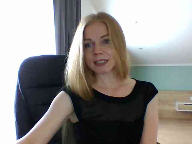 BlondaTina webcam