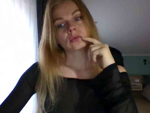BlondaTina webcam