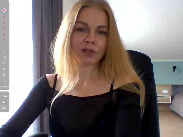 BlondaTina webcam