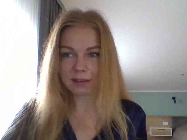 BlondaTina webcam