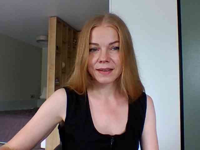 BlondaTina webcam