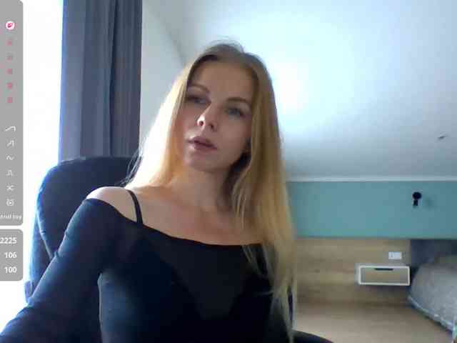 BlondaTina webcam