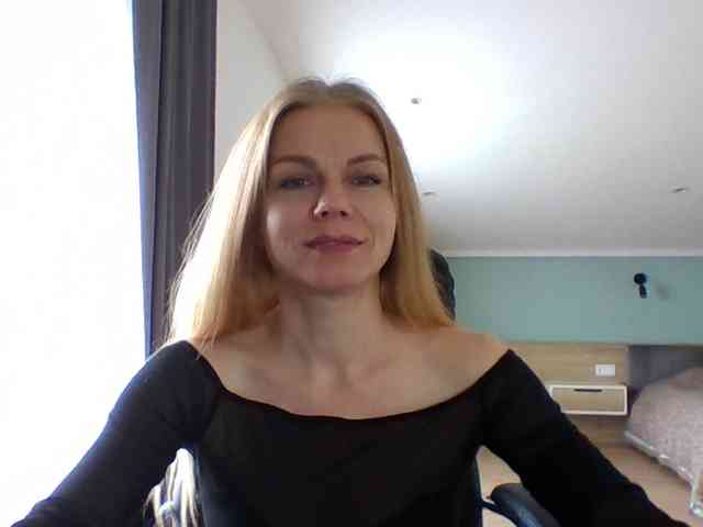 BlondaTina webcam