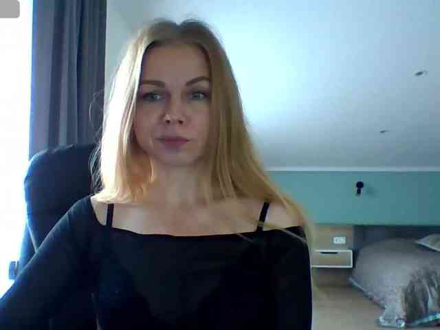 BlondaTina webcam