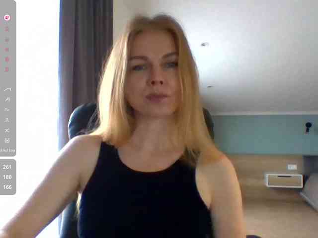 BlondaTina webcam