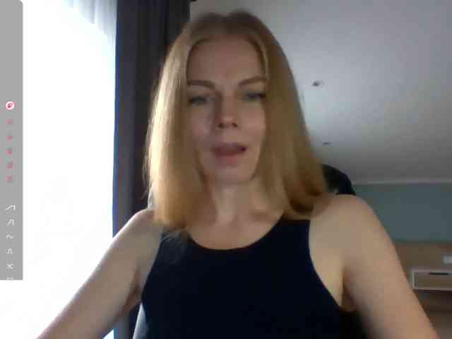 BlondaTina webcam