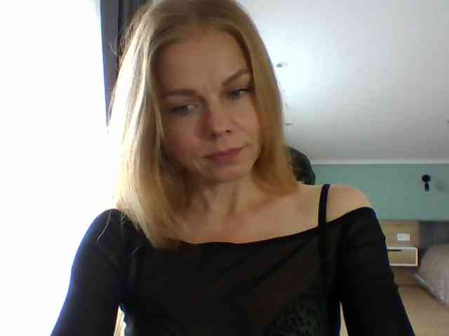 BlondaTina webcam
