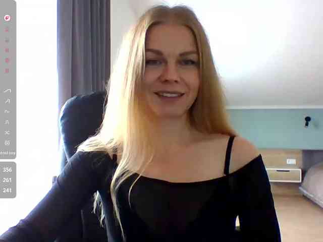 BlondaTina webcam