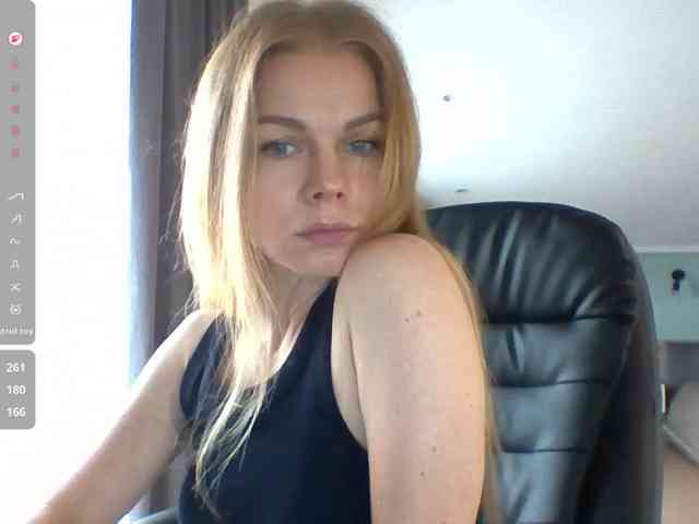 BlondaTina webcam