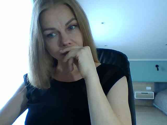 BlondaTina webcam